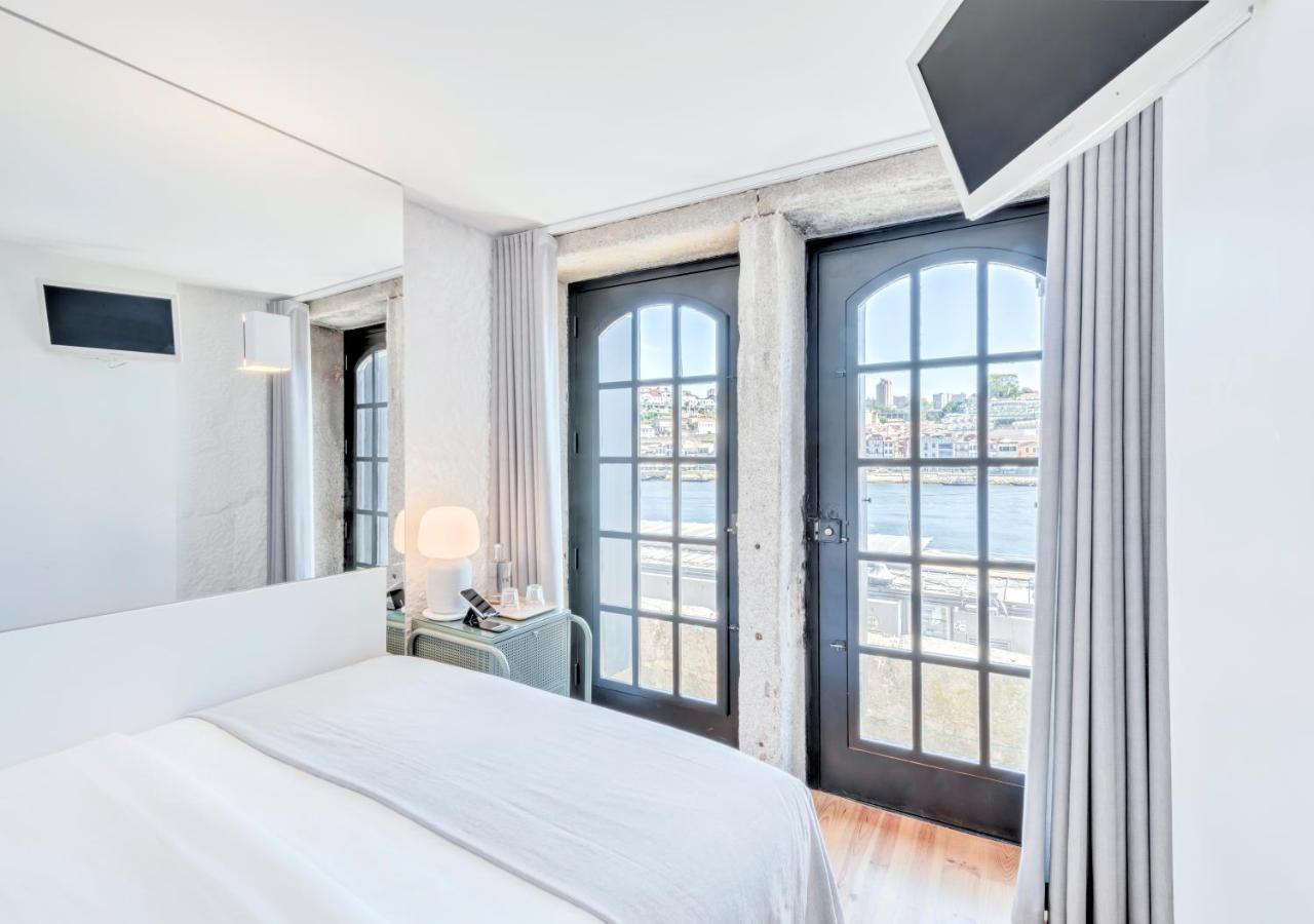 Oporto Street Fonte Taurina - Riverfront Suites (Adults Only) ภายนอก รูปภาพ