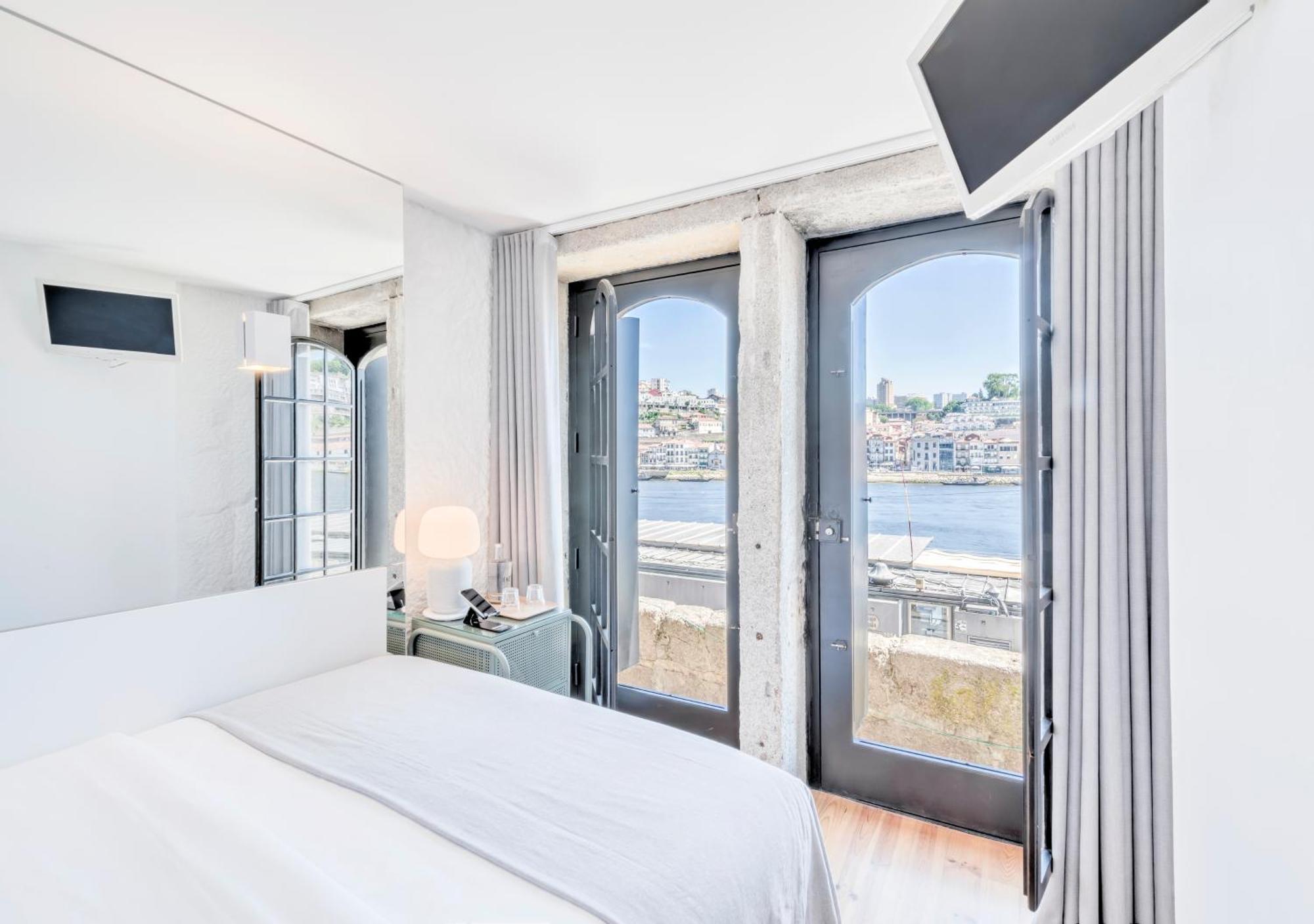 Oporto Street Fonte Taurina - Riverfront Suites (Adults Only) ห้อง รูปภาพ